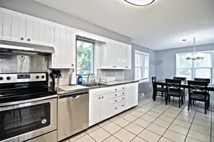 1137 Ocean Ave, New London, CT 06320 - Photo 6