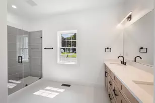 180 Bee St, Meriden, CT 06450 - Photo 24