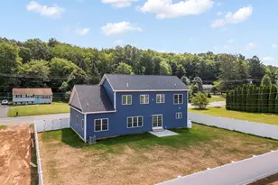 180 Bee St, Meriden, CT 06450 - Photo 4