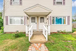 238 Larkin Ct, Stratford, CT 06615 - Photo 2