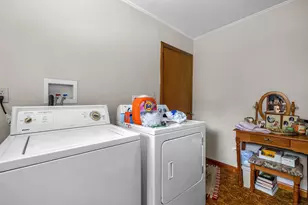 398 & 402 Boston Post Rd, Waterford, CT 06385 - Photo 10