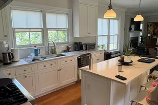 65 Sherwood Pl, Greenwich, CT 06830 - Photo 4