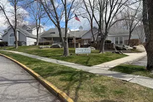 87 Leafwood Ln, Groton, CT 06340 - Photo 1
