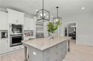 220 Burr St, Fairfield, CT 06824 - Photo 10