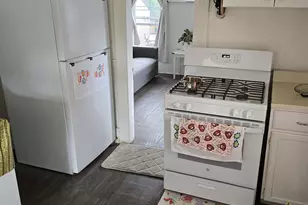 528 Soundview Ave, Stratford, CT 06615 - Photo 10