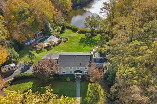 101 Golden Hill St, Trumbull, CT 06611 - Photo 8