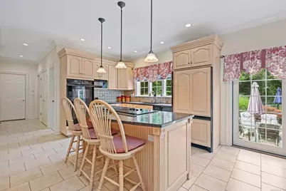 28 Sunnyview Drive, Redding, CT 06896 - Photo 8