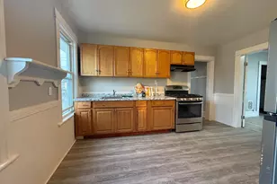 642 William St, Bridgeport, CT 06608 - Photo 8