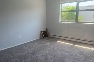 217 Hollister Ave, Bridgeport, CT 06607 - Photo 4