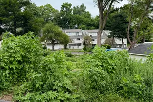 28 Wilkins Ave, Bridgeport, CT 06606 - Photo 1