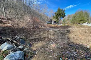 15A Mountainville Rd, Danbury, CT 06810 - Photo 2