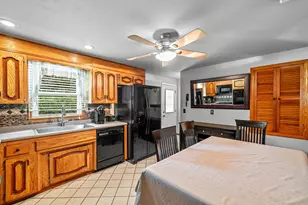 128 Auburn St, Stratford, CT 06614 - Photo 2