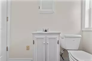 55 Hilton Ave, East Haven, CT 06512 - Photo 20