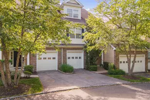 2 Dogwood Ct, Middlebury, CT 06762 - Photo 1