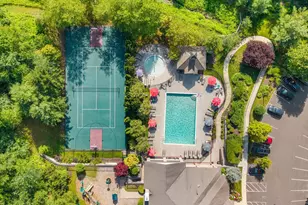 2 Dogwood Ct, Middlebury, CT 06762 - Photo 2