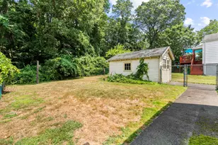 29 Haywood Ln, Hamden, CT 06514 - Photo 26