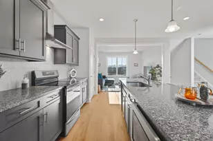 134 Shea Cir, Cheshire, CT 06410 - Photo 4