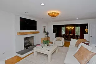 120 Scenic View Dr, Middletown, CT 06457 - Photo 2