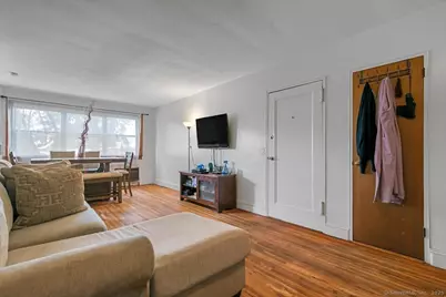 11 Bedford Avenue #APT J2, Norwalk, CT 06850 - Photo 4