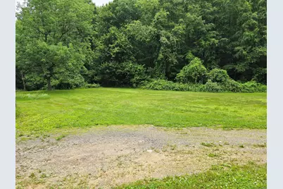 16 Farrell Road, Newtown, CT 06470 - Photo 2