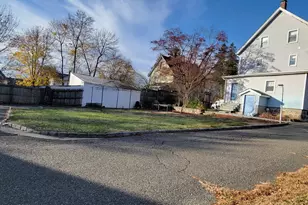 4 Stratton Pl, Danbury, CT 06810 - Photo 14