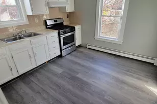 4 Stratton Pl, Danbury, CT 06810 - Photo 2