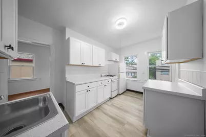 37 Granfield Avenue, Bridgeport, CT 06610 - Photo 8