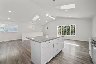 38 Brown St, West Haven, CT 06516 - Photo 4