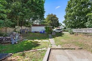 24 Central Ave, Norwich, CT 06360 - Photo 2