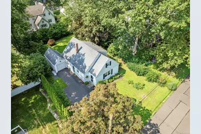 33 Halsey Drive, Greenwich, CT 06870 - Photo 2