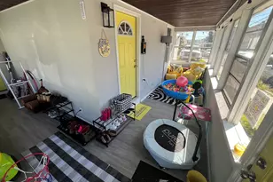 146 Liberty St, Middletown, CT 06457 - Photo 2