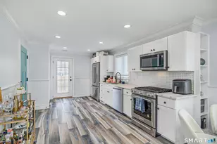 1140 Fairfield Beach Rd, Fairfield, CT 06824 - Photo 4