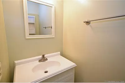 140 Hamden Avenue #APT C, Waterbury, CT 06704 - Photo 10