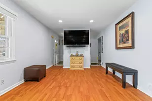 66 Loftus Cir, Bridgeport, CT 06606 - Photo 4