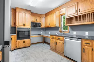 98 South Rd, Bozrah, CT 06334 - Photo 8