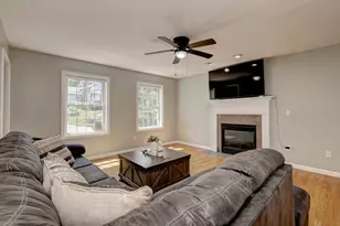 28 Edgewood Ave, Shelton, CT 06484 - Photo 10