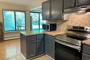 92 Woodland Dr, Cromwell, CT 06416 - Photo 4