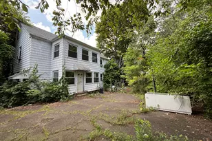 563 Sherman Pkwy, New Haven, CT 06511 - Photo 2