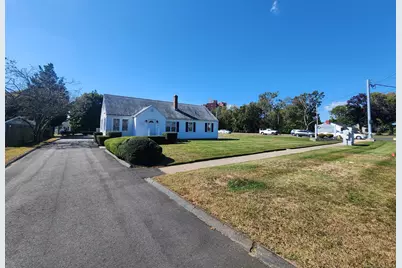 128 Saltonstall Parkway, East Haven, CT 06512 - Photo 1