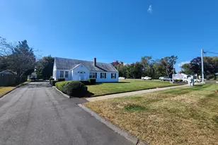 128 Saltonstall Pkwy, East Haven, CT 06512 - Photo 1