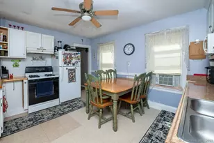 21 Poplar St, Waterbury, CT 06708 - Photo 8