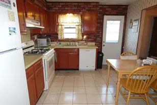 490 Woodside Ave, Bridgeport, CT 06606 - Photo 8