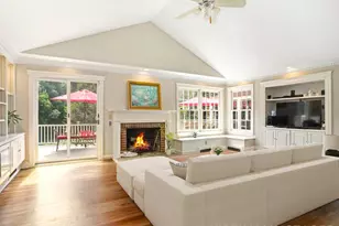 239 E Hunting Ridge Rd, Stamford, CT 06903 - Photo 8