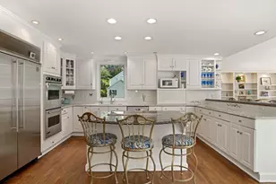 239 E Hunting Ridge Rd, Stamford, CT 06903 - Photo 4