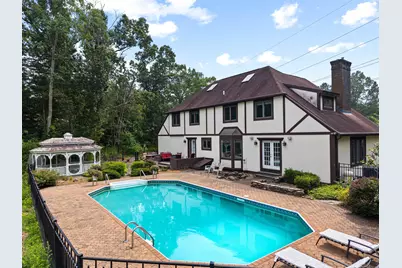 22 Hickory Hill Lane, Branford, CT 06405 - Photo 2