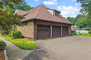 22 Hickory Hill Ln, Branford, CT 06405 - Photo 8