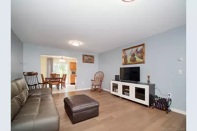 1681 Litchfield Turnpike, Woodbridge, CT 06525 - Photo 10