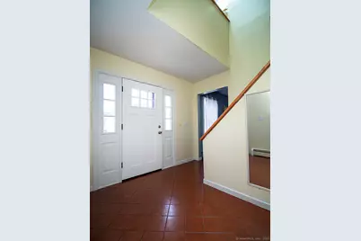 1681 Litchfield Turnpike, Woodbridge, CT 06525 - Photo 4