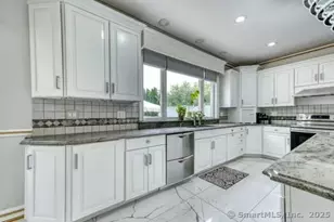 93 South Rd, Farmington, CT 06032 - Photo 16