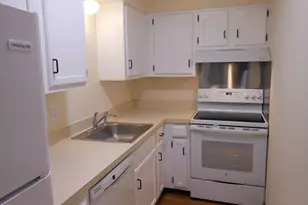 155 Short Beach Rd, Stratford, CT 06615 - Photo 4